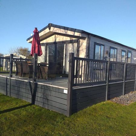 Superior 6 Berth Holiday Home In Suffolk 삭스먼덤 외부 사진