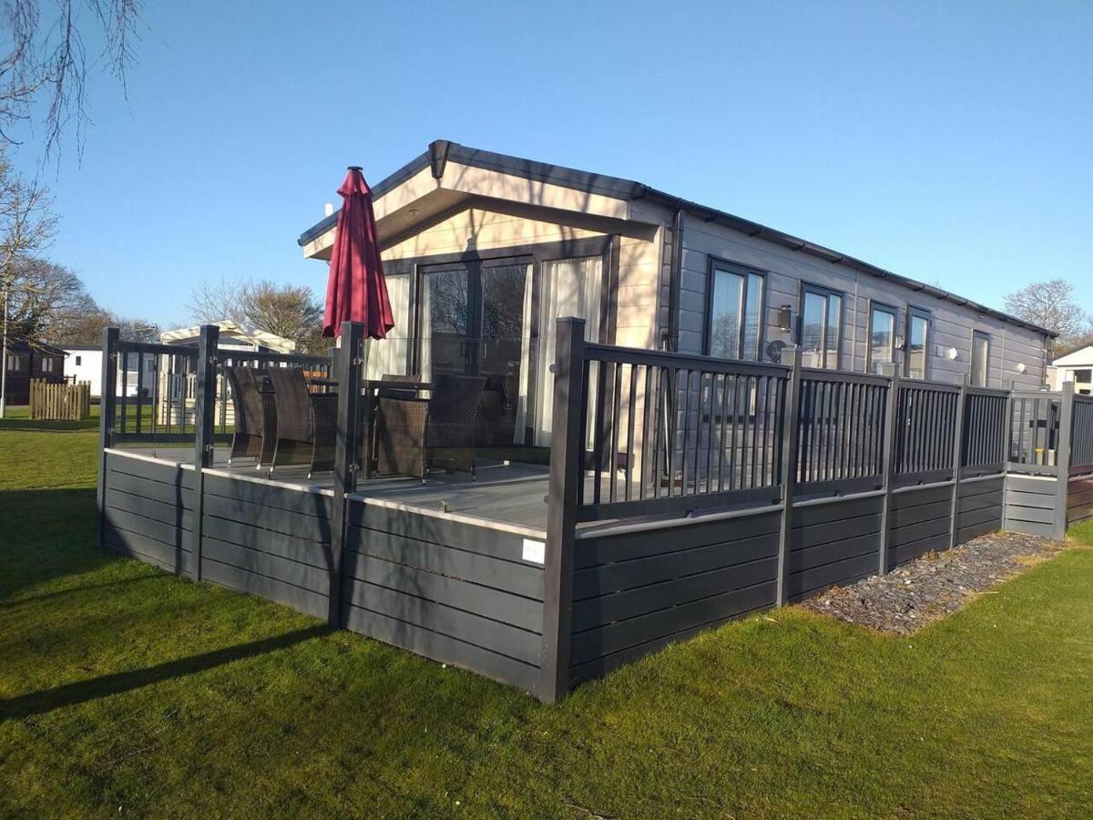 Superior 6 Berth Holiday Home In Suffolk 삭스먼덤 외부 사진