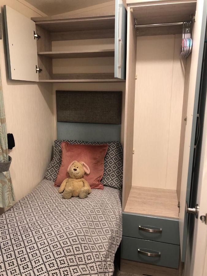 Superior 6 Berth Holiday Home In Suffolk 삭스먼덤 외부 사진