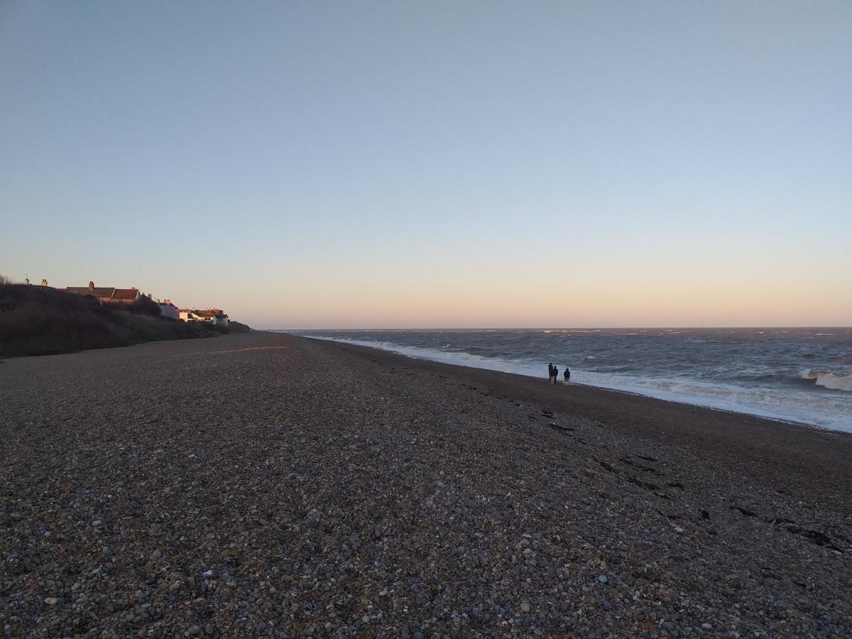 Superior 6 Berth Holiday Home In Suffolk 삭스먼덤 외부 사진